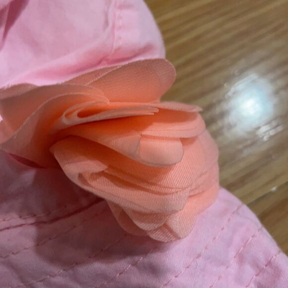 CARTER'S 𝅺carter’s 12-24 m girl hat. Barely worn - Picture 4 of 5